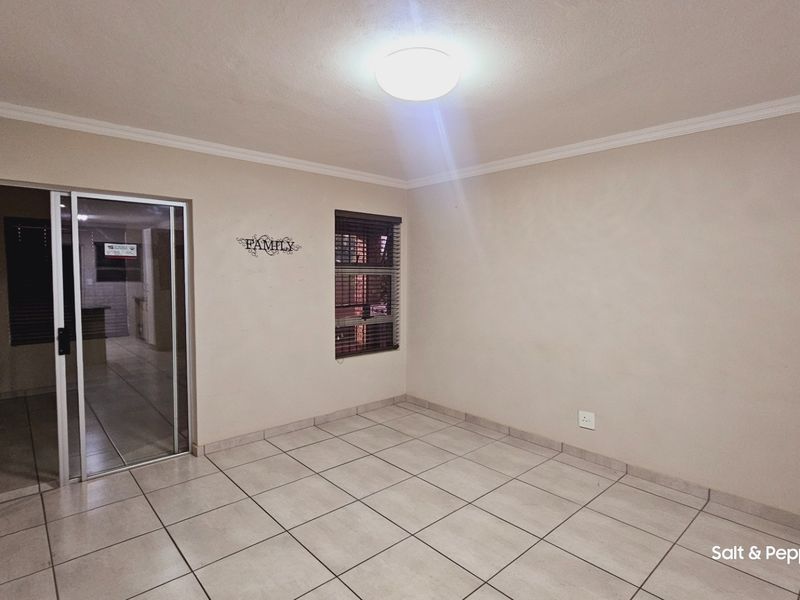 2 Bedroom Townhouse To Rent in Montana, Pretoria - Photo 8