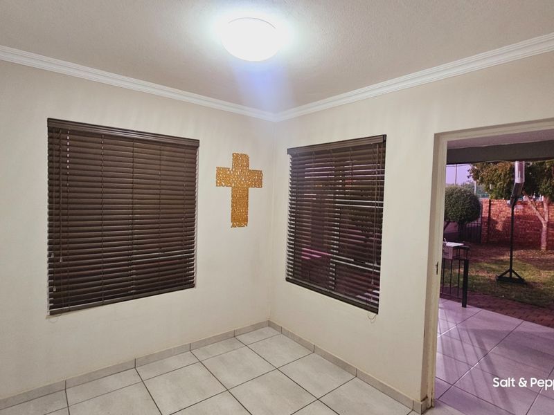 2 Bedroom Townhouse To Rent in Montana, Pretoria - Photo 10