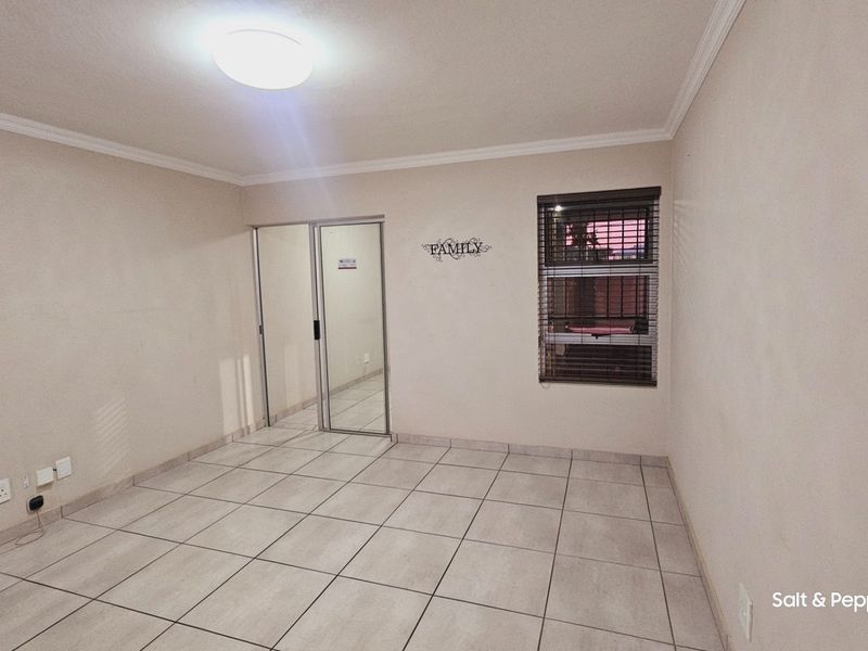 2 Bedroom Townhouse To Rent in Montana, Pretoria - Photo 7