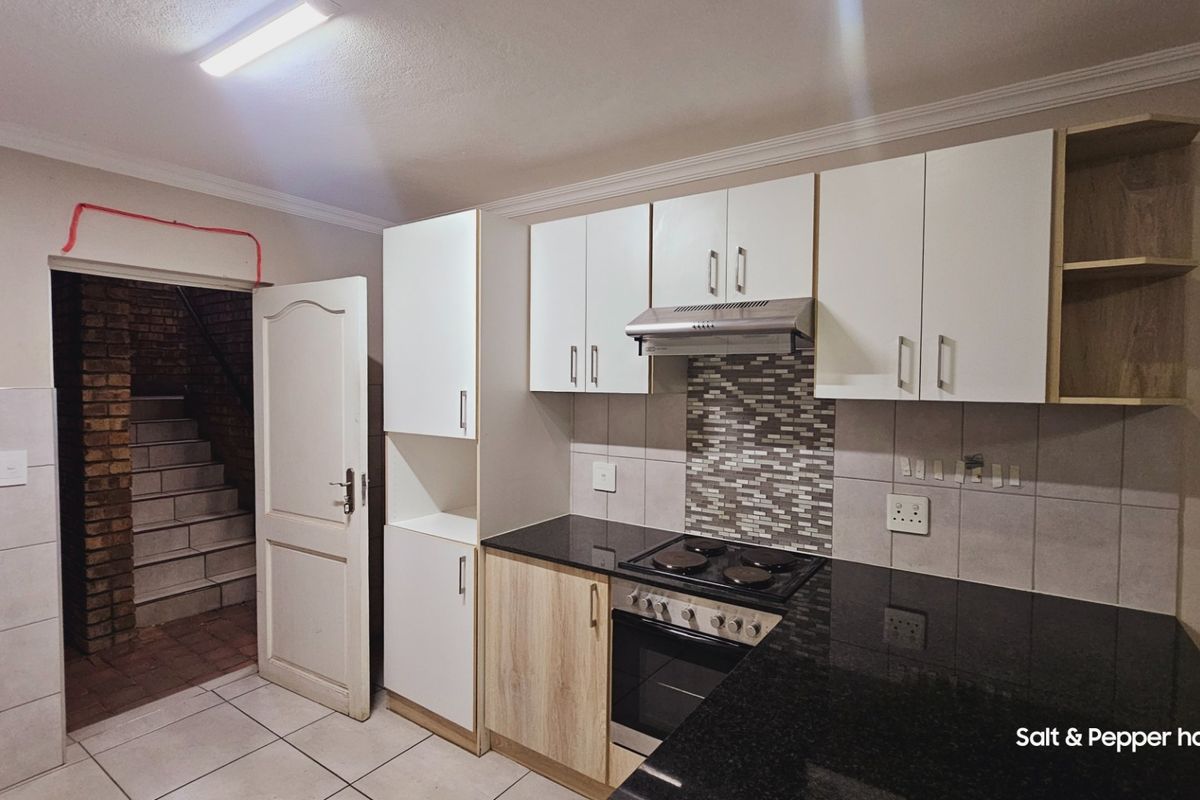 2 Bedroom Townhouse To Rent in Montana, Pretoria - Photo 4