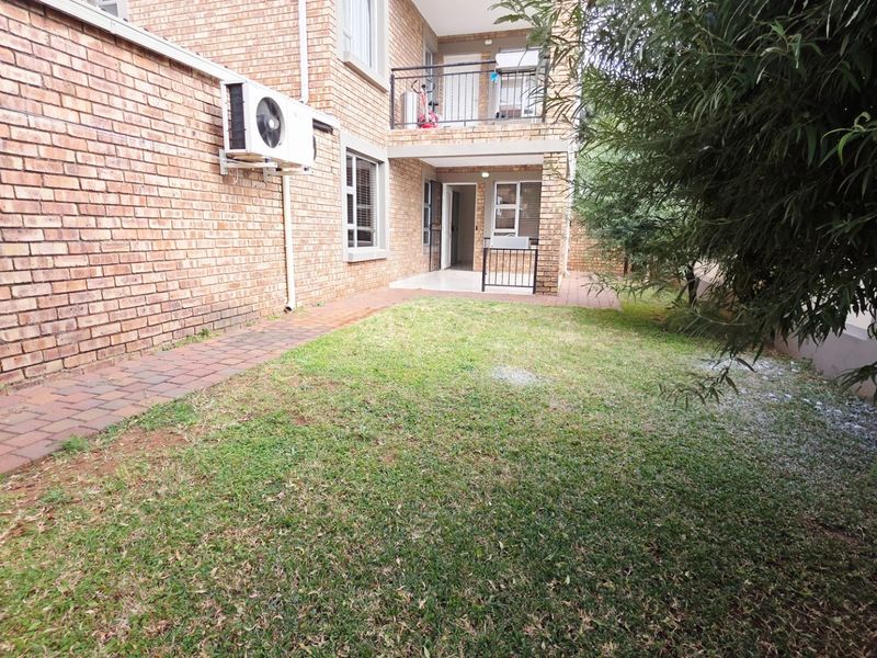 2 Bedroom Townhouse To Rent in Montana, Pretoria - Photo 3