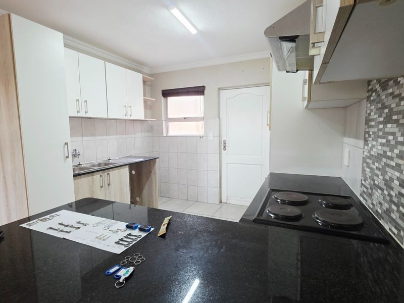 2 Bedroom Townhouse To Rent in Montana, Pretoria - Photo 10