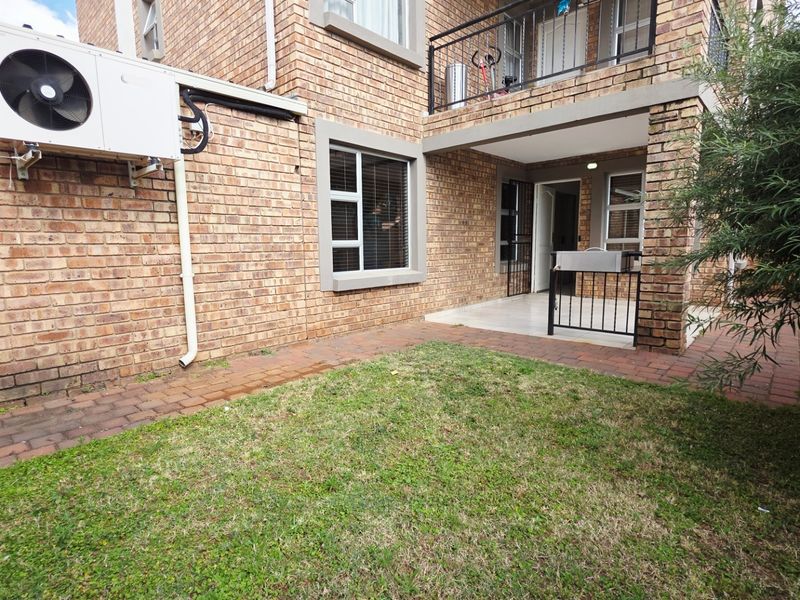 2 Bedroom Townhouse To Rent in Montana, Pretoria - Photo 1