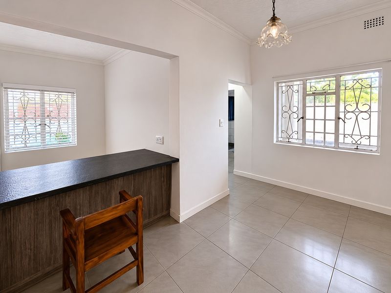 Welcome Home: The Perfect Blend of Comfort, Space, and Security in Beaconsfield, Kimberley - Photo 9