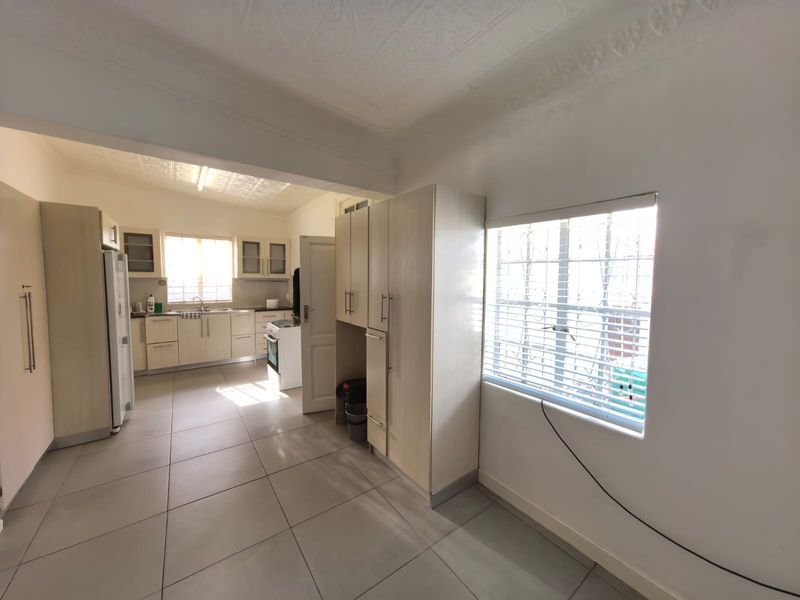Welcome Home: The Perfect Blend of Comfort, Space, and Security in Beaconsfield, Kimberley - Photo 8