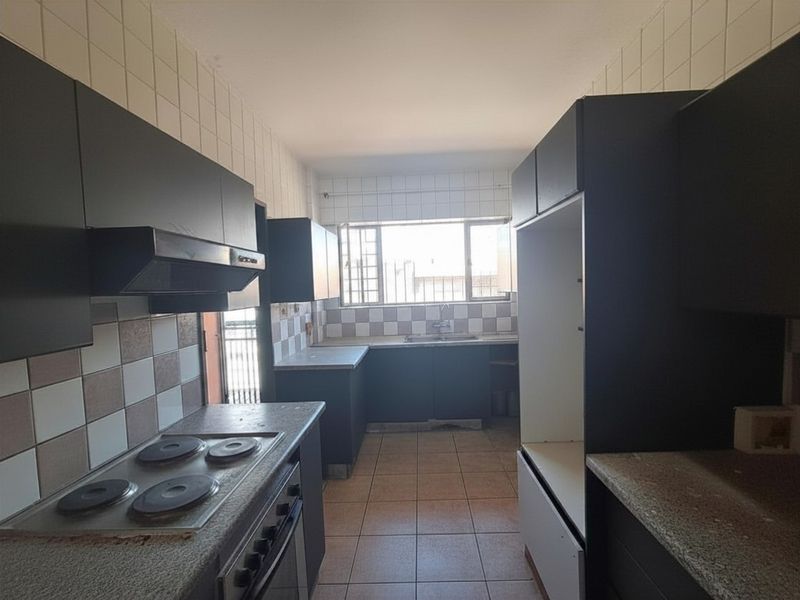 2-Bedroom Apartment with Balcony and Comfortable Living Space - Photo 6