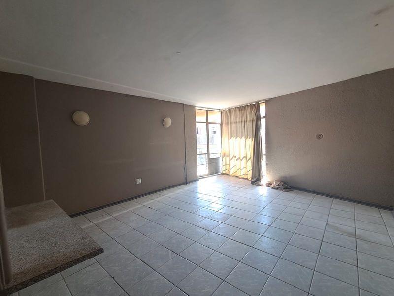 2-Bedroom Apartment with Balcony and Comfortable Living Space - Photo 7