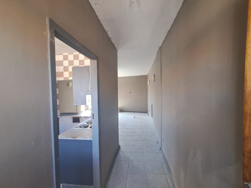 2-Bedroom Apartment with Balcony and Comfortable Living Space - Photo 2