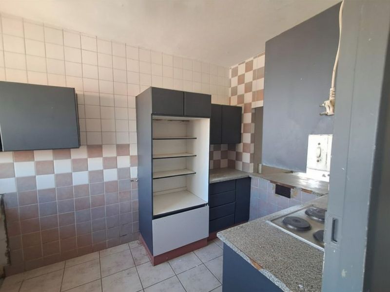 2-Bedroom Apartment with Balcony and Comfortable Living Space - Photo 3
