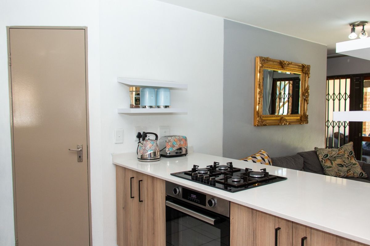 Duplex For Sale in Vorna Valley, Midrand - Photo 4