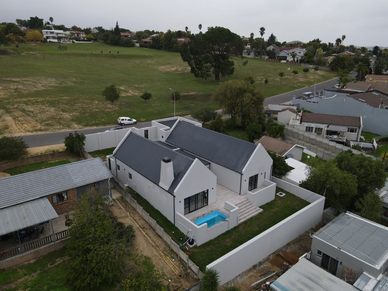 House For Sale in Wellington - Photo 6