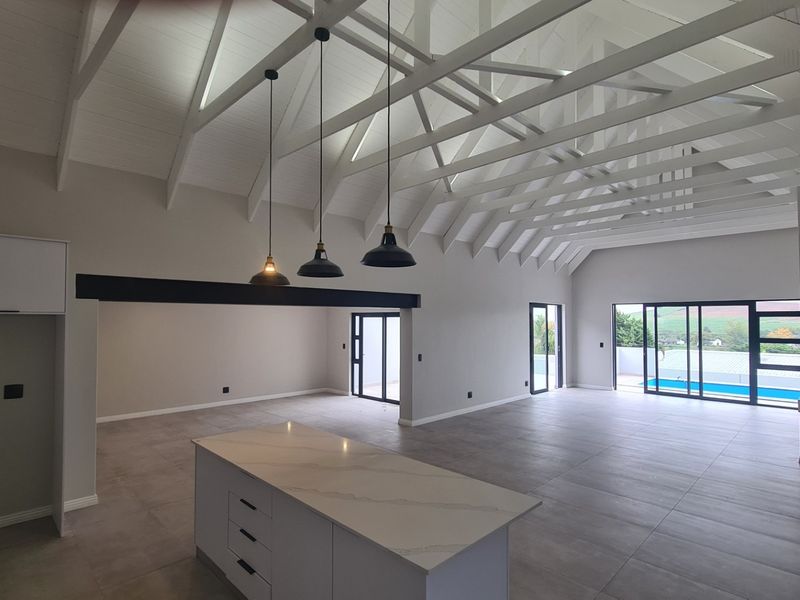 House For Sale in Wellington - Photo 3