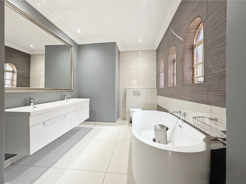 Elegant Family Living on a Spacious Stand in Prime Douglasdale - Photo 5