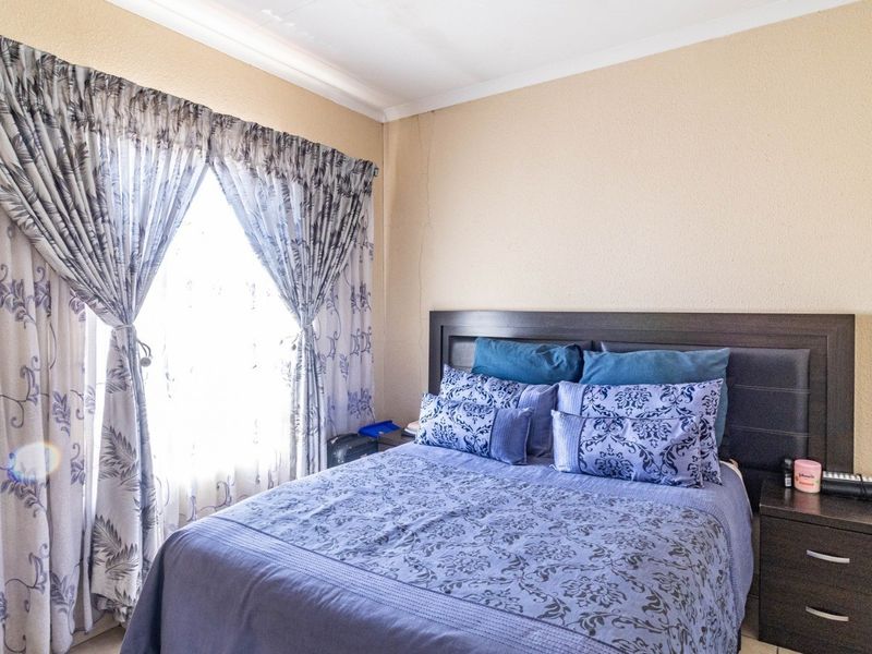 House For Sale in Leopard's Rest Security Estate, Albertsdal, Alberton - Photo 6