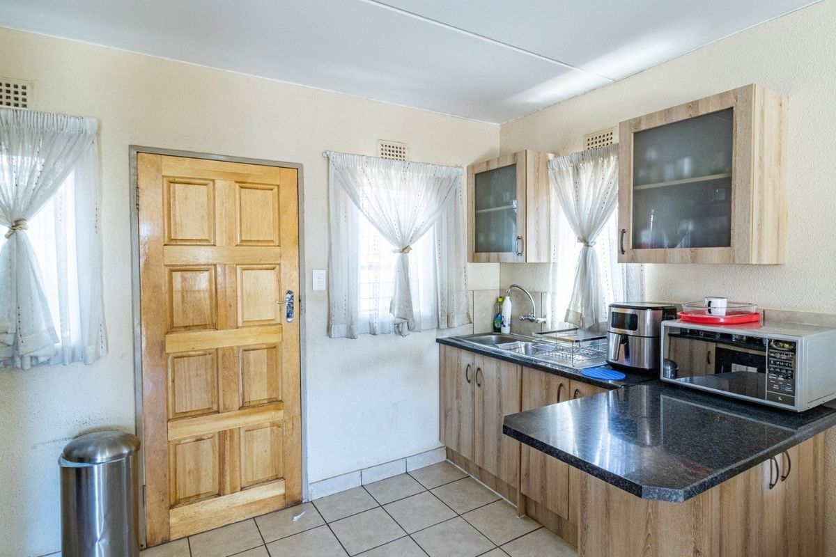 House For Sale in Leopard's Rest Security Estate, Albertsdal, Alberton - Photo 5
