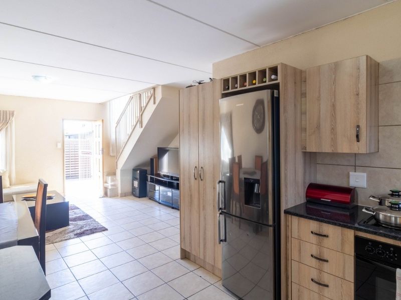 House For Sale in Leopard's Rest Security Estate, Albertsdal, Alberton - Photo 4