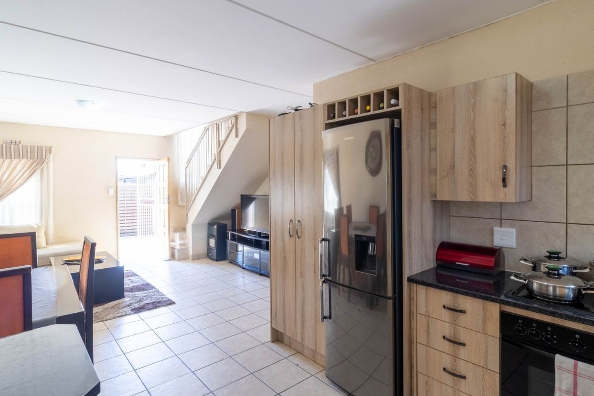 House For Sale in Leopard's Rest Security Estate, Albertsdal, Alberton - Photo 4