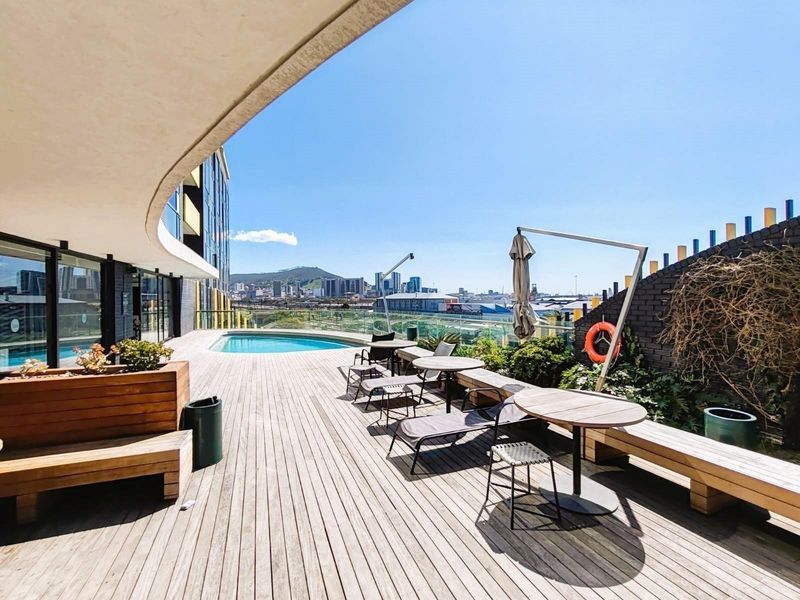 Apartment For Sale in Woodstock, Cape Town - Photo 2