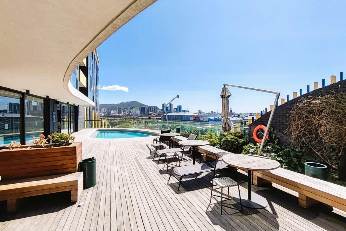 Apartment For Sale in Woodstock, Cape Town - Photo 2