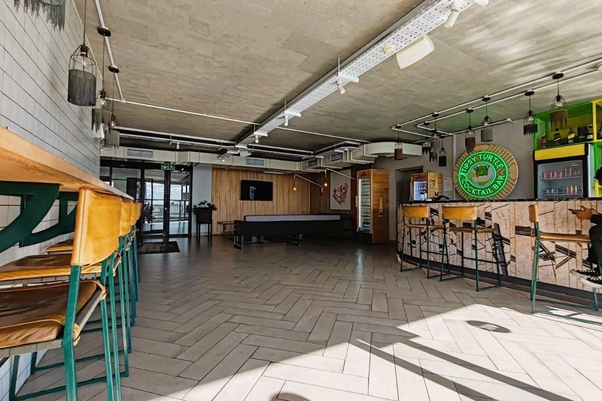 Apartment For Sale in Woodstock, Cape Town - Photo 4