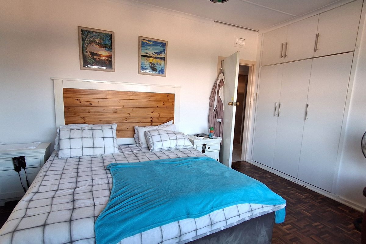 Spacious Six Bedroom Home With Outstanding Entertainment Features - Photo 4