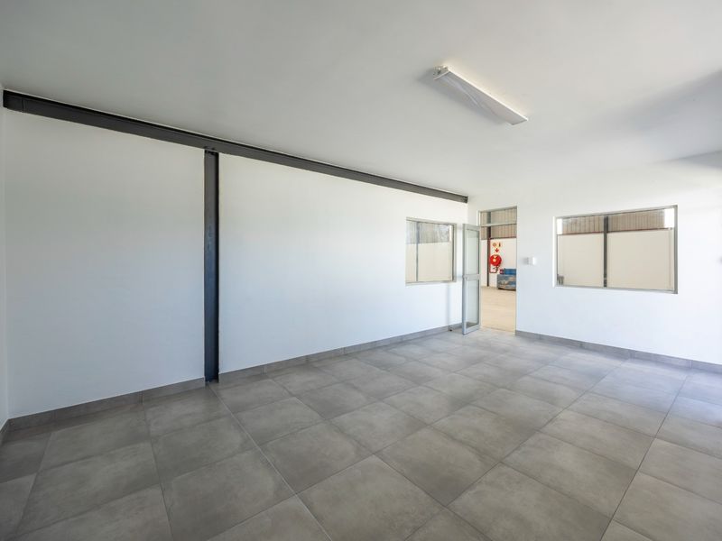 Brand new 450sqm warehouse with 6.5m height in Dal Josafat - Photo 6
