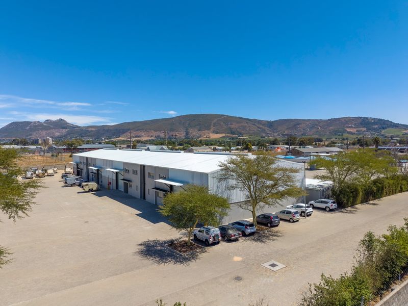 Brand new 450sqm warehouse with 6.5m height in Dal Josafat - Photo 2