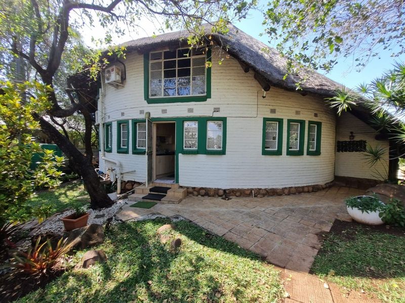 Komatipoort’s Property With The Most Iconic View - Spectacular Kruger and River Panorama - Photo 6