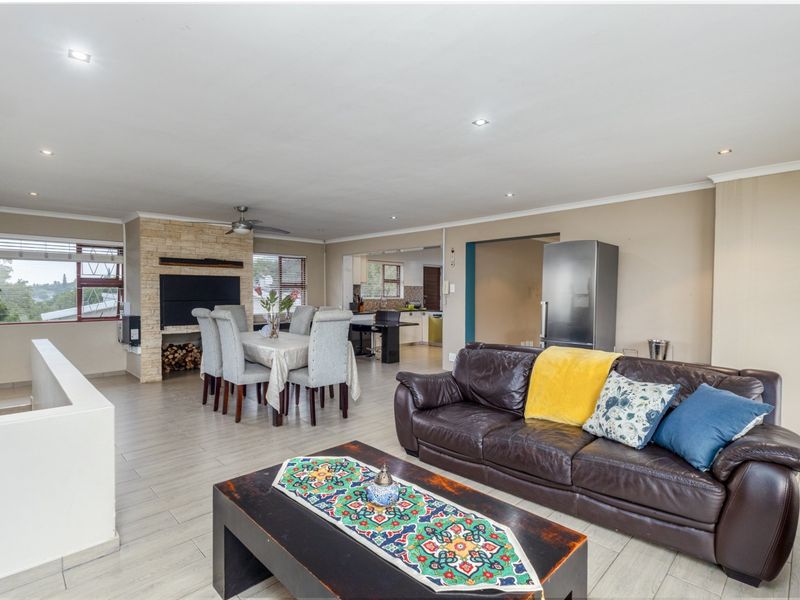 Set in Sought after neighbourhood with the perfect balance - Photo 6