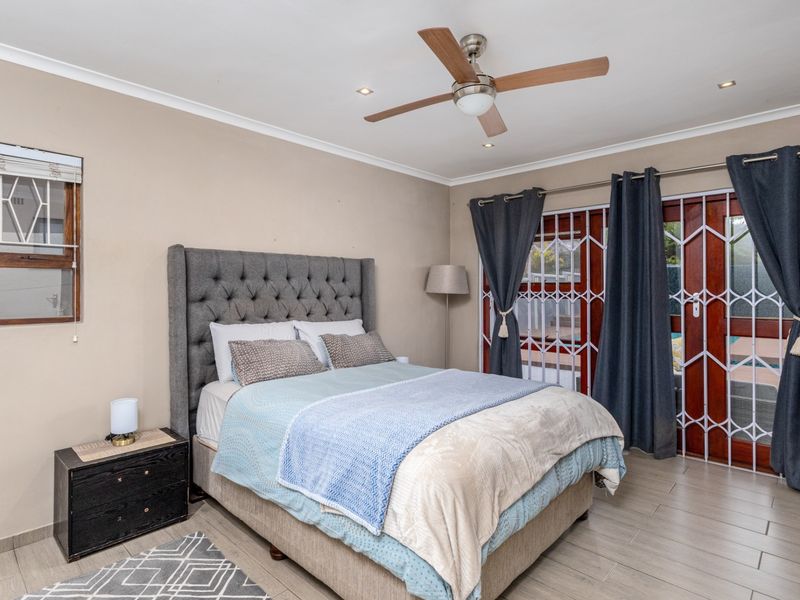 Set in Sought after neighbourhood with the perfect balance - Photo 10