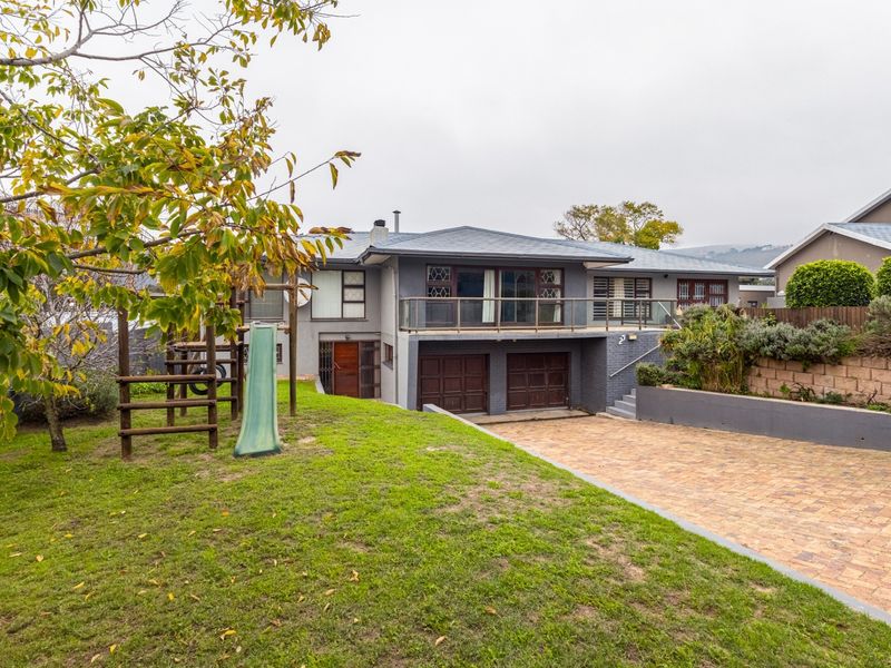 Set in Sought after neighbourhood with the perfect balance - Photo 1