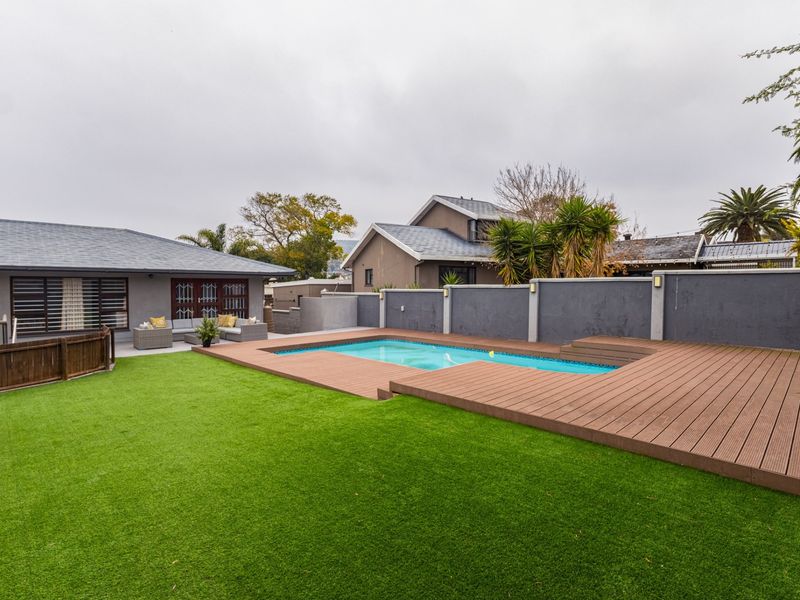 Set in Sought after neighbourhood with the perfect balance - Photo 4