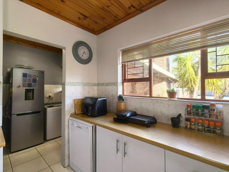 House For Sale in Heather Park, George - Photo 8