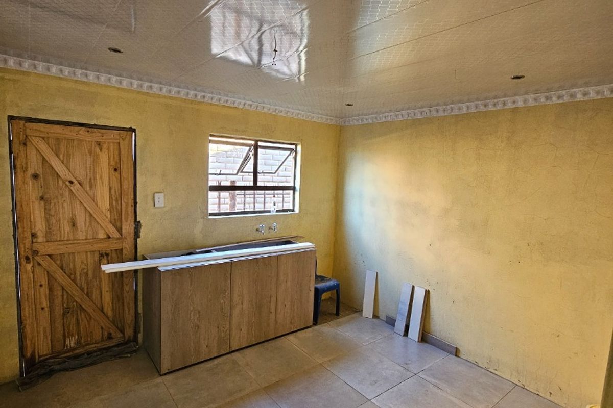 Evolving House For Sale in Thabong, Welkom - Photo 4