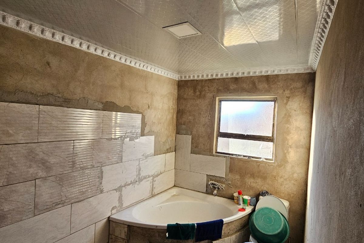 Evolving House For Sale in Thabong, Welkom - Photo 3