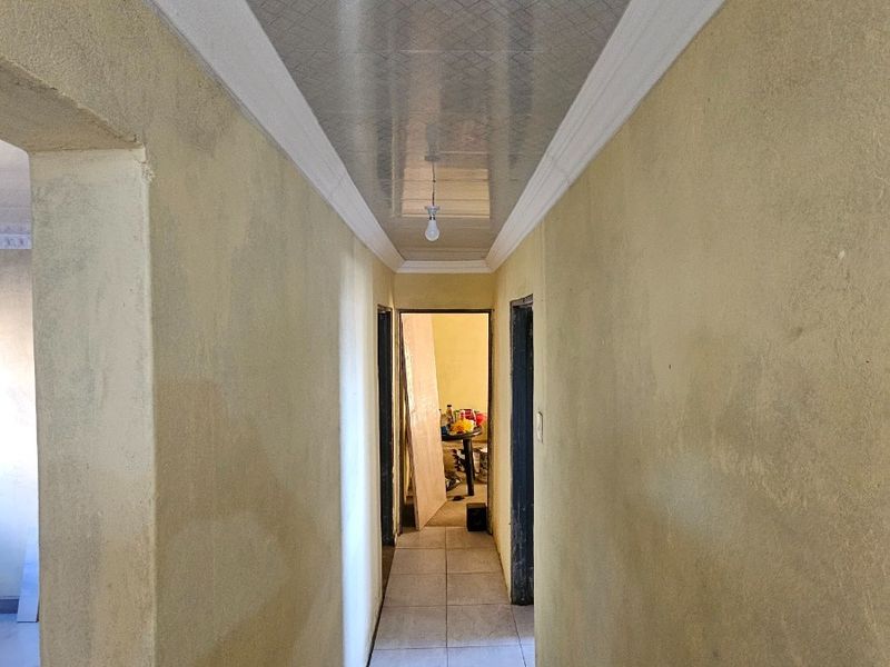 Evolving House For Sale in Thabong, Welkom - Photo 5