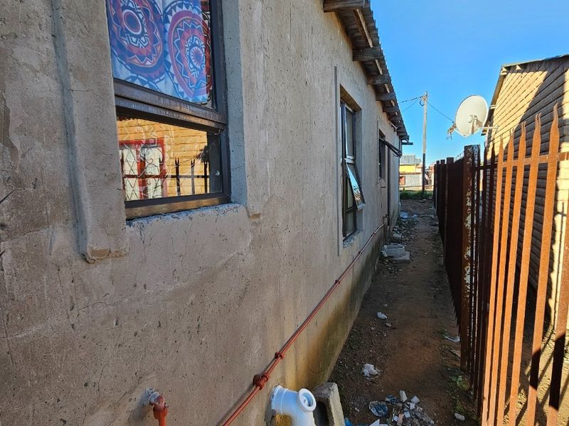 Evolving House For Sale in Thabong, Welkom - Photo 9