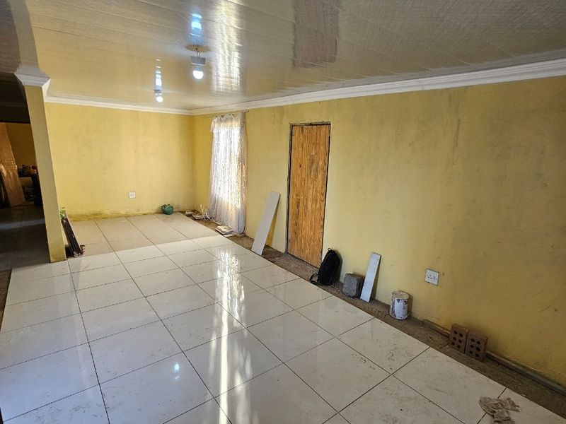 Evolving House For Sale in Thabong, Welkom - Photo 6