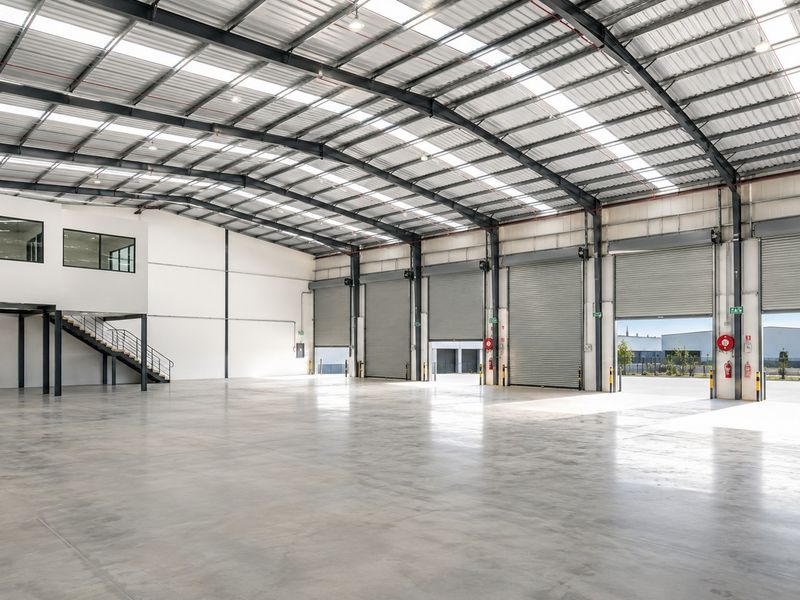 4,695m2 Secure Warehouse To Let in Montague Gardens, Cape Town  | 250 Amps Power Supply - Photo 2