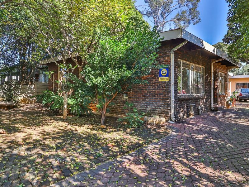 House For Sale in Wonderboom South, Pretoria - Photo 2