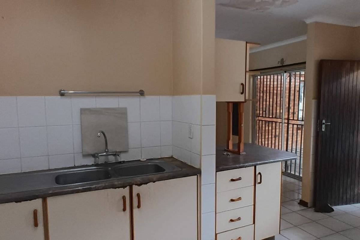 3 Bedroom Duet to Rent in Birdswood , Richards Bay, KwaZulu Natal - Photo 3