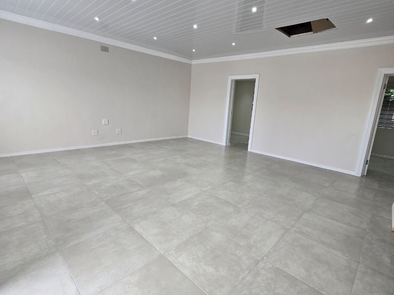 IDEALLY FOR DRS ROOMS OR OFFICE SPACE in Rondebosch East, Cape Town - Photo 6