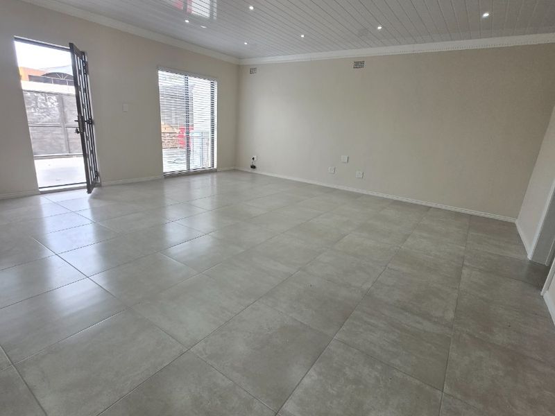 IDEALLY FOR DRS ROOMS OR OFFICE SPACE in Rondebosch East, Cape Town - Photo 7