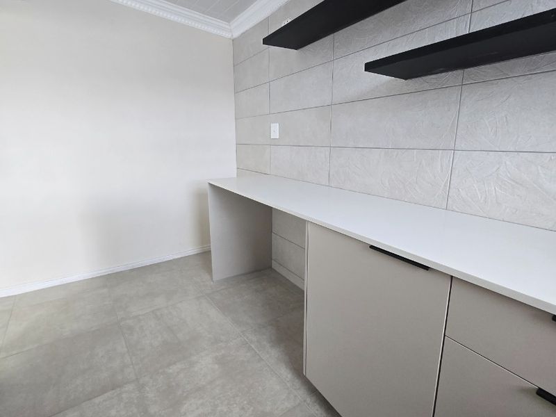 IDEALLY FOR DRS ROOMS OR OFFICE SPACE in Rondebosch East, Cape Town - Photo 3