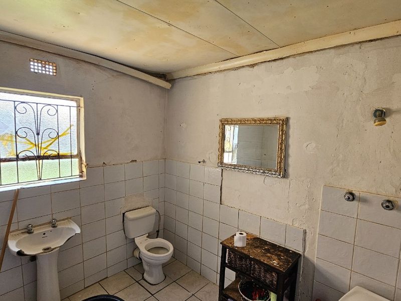 Evolving House For Sale in Thabong, Welkom - Photo 5