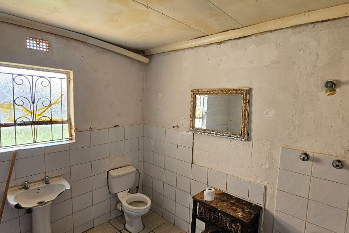 Evolving House For Sale in Thabong, Welkom - Photo 5