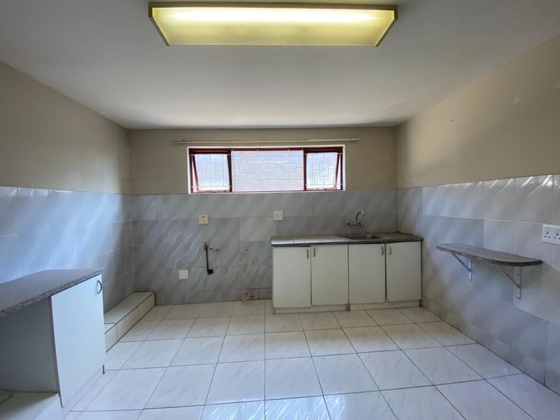 Spacious 2-Bedroom Apartment - Rapson Road, Northdene - Photo 7