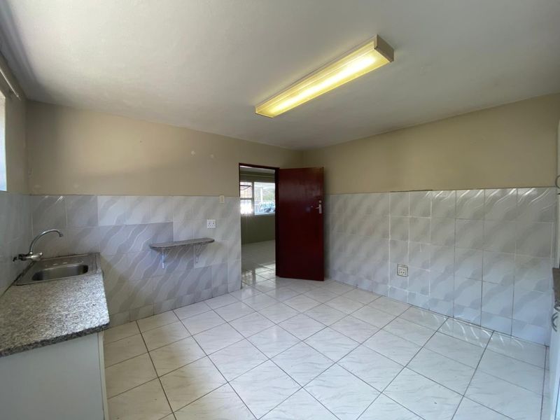 Spacious 2-Bedroom Apartment - Rapson Road, Northdene - Photo 6