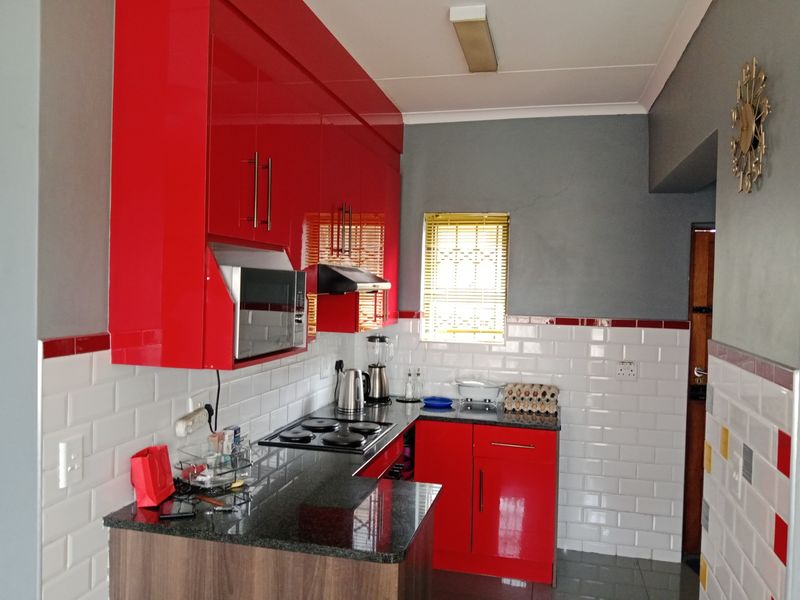 DOUBLE STOREY HOUSE FOR SALE IN MONTANA TUINE, PRETORIA, MODERN FAMILY LIVING IN A PRIME LOCATION - Photo 1