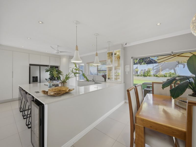 Immaculate Home with Flatlet, Studio and Seamless Indoor-Outdoor Living - Photo 3